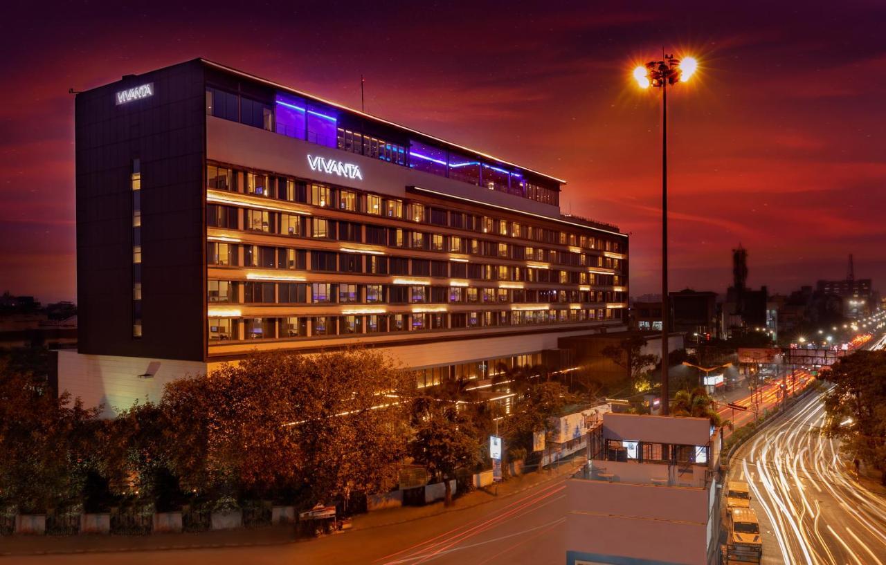 加尔各答威万塔em岔路酒店 外观 照片 The hotel at night